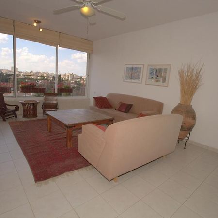 Kfar Saba View Apartment Номер фото